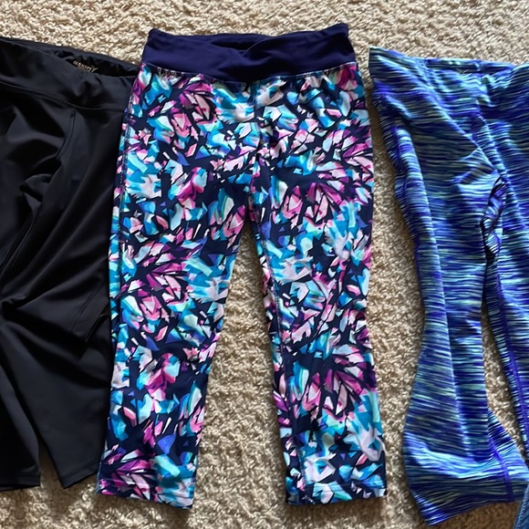 Four pairs of leggings - Picture 4 of 9